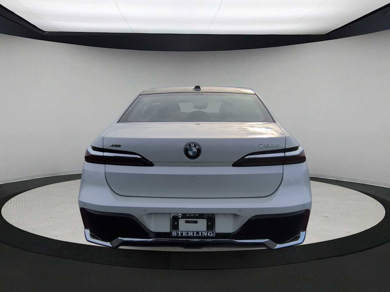 New 2026 BMW 750e xDrive 750e xDrive image 7