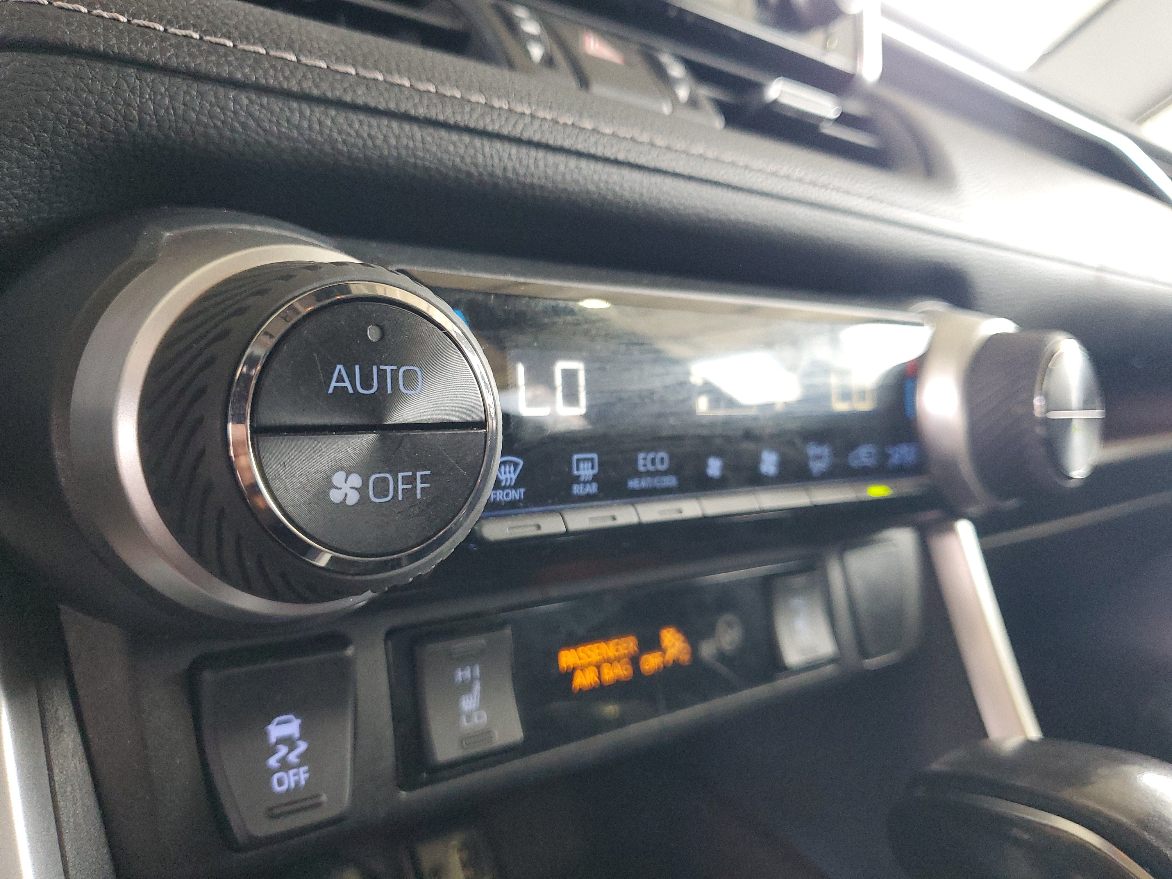 Used 2019 Toyota RAV4 Limited w/ All Weather Liner Package AWD/4WD image 28