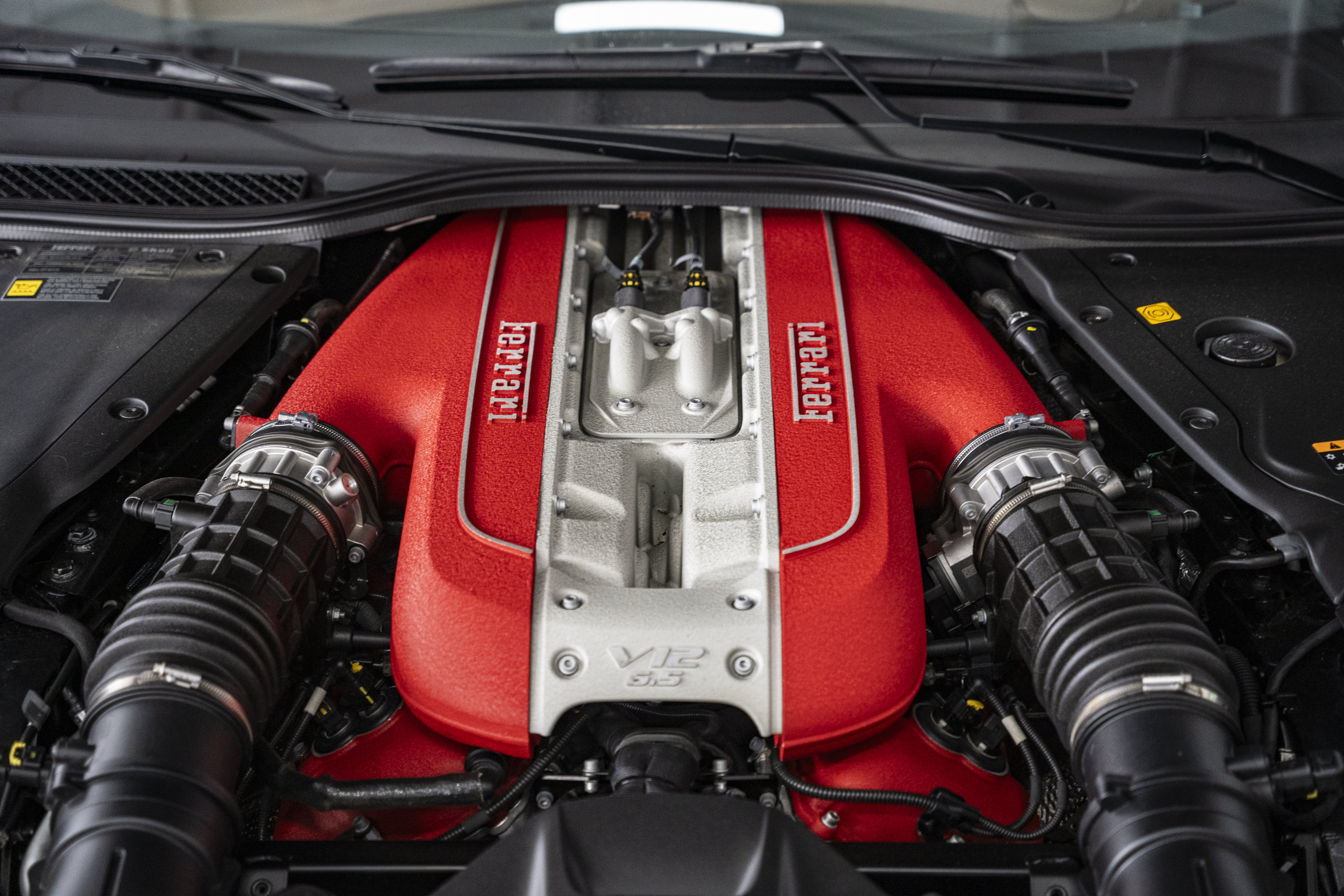 Used 2019 Ferrari 812 Superfast RWD image 45