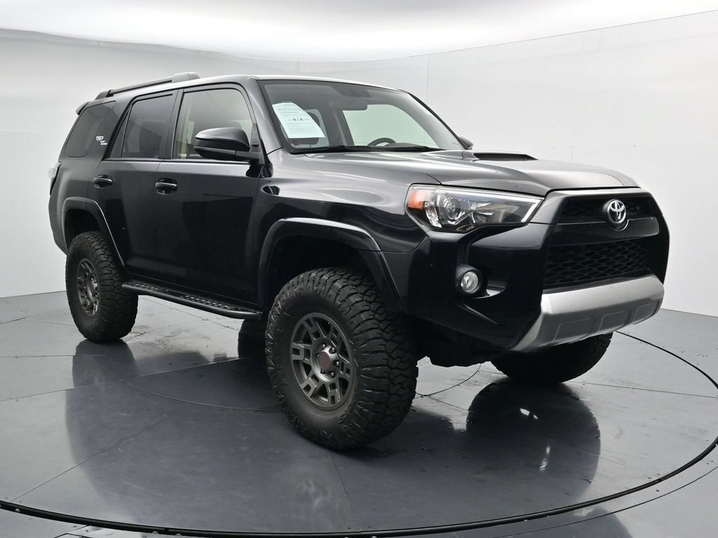 Used 2019 Toyota 4Runner TRD Off-Road AWD/4WD image 2