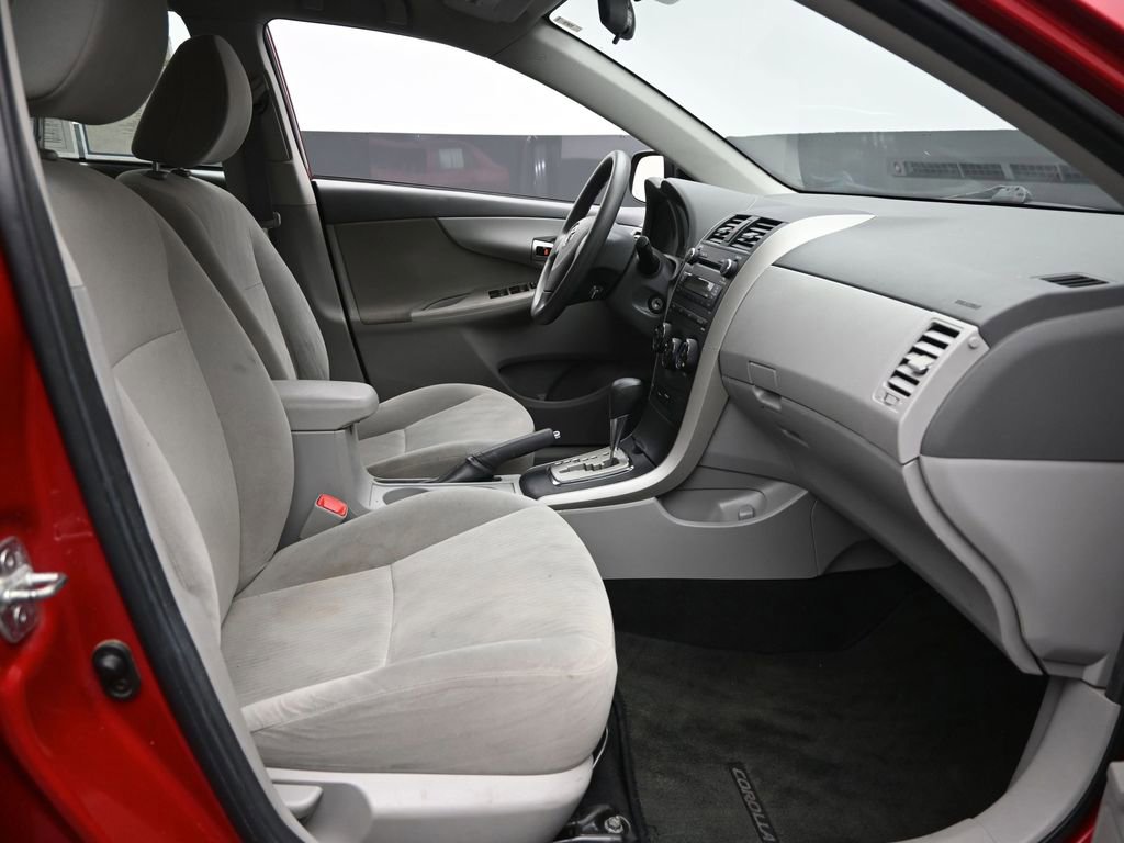 Used 2010 Toyota Corolla LE image 8