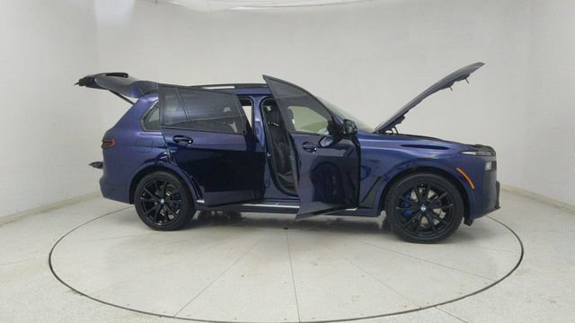Used 2024 BMW X7 xDrive40i w/ Executive Package image 75