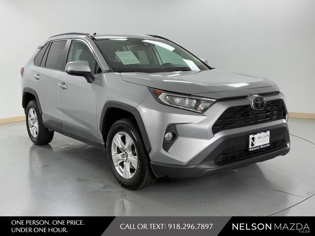 Used 2020 Toyota RAV4 XLE FWD image 4