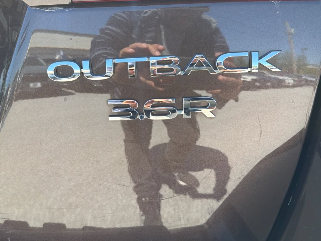 Used 2019 Subaru Outback 3.6R Limited AWD/4WD image 14