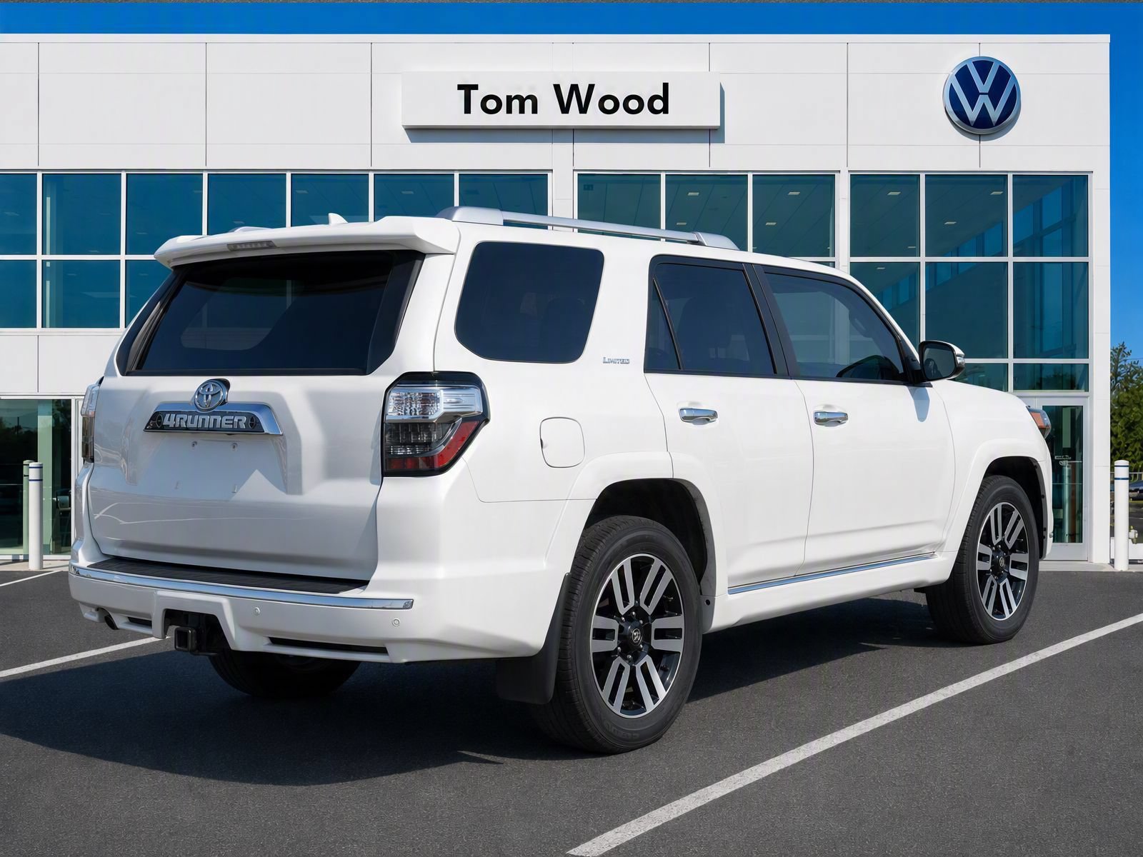 Used 2019 Toyota 4Runner Limited AWD/4WD image 3