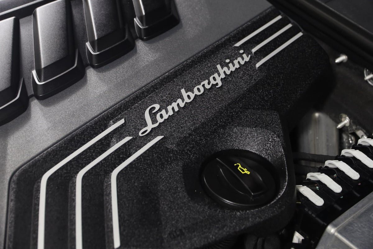 Used 2022 Lamborghini Urus AWD/4WD image 33