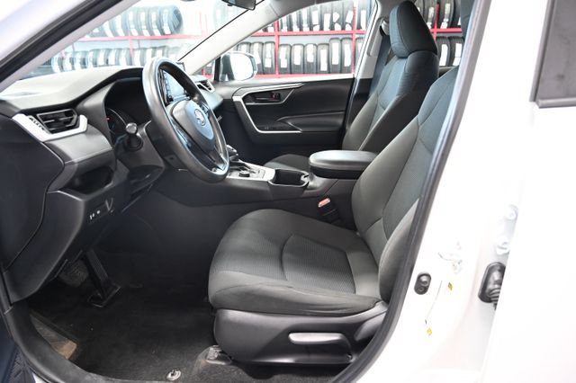Used 2022 Toyota RAV4 LE AWD/4WD image 10