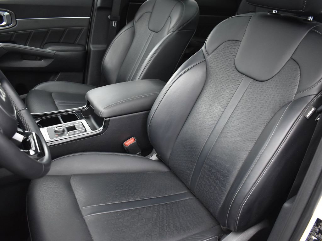 Used 2022 Kia Sorento SX w/ Panoramic Sunroof Package image 13