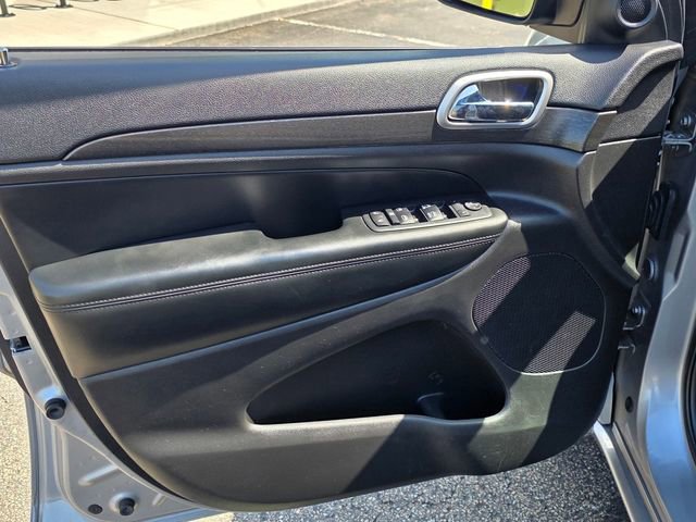 Used 2017 Jeep Grand Cherokee Altitude image 10