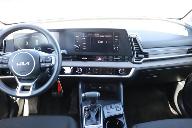 Used 2025 Kia Sportage LX FWD image 14