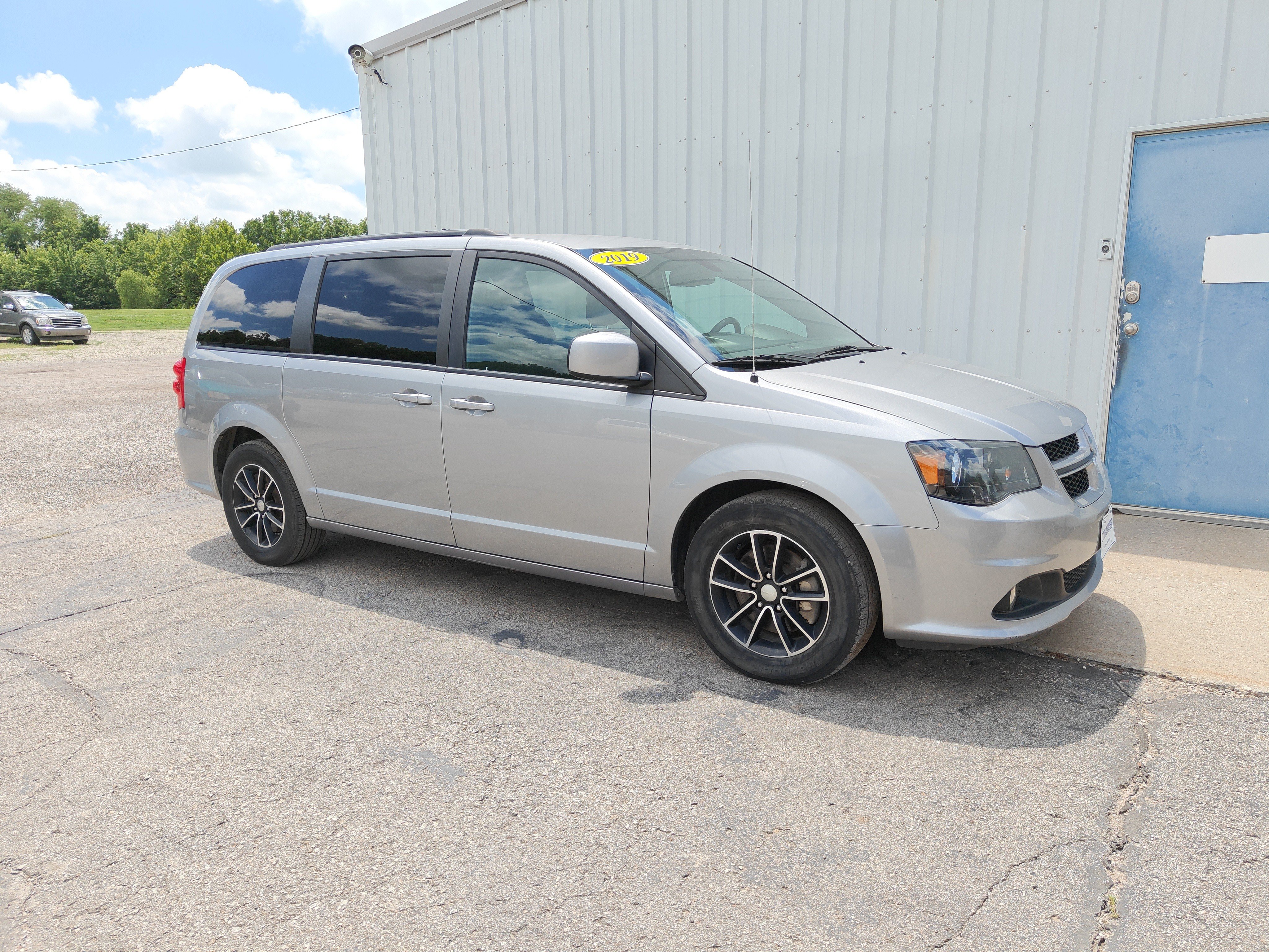 Used 2019 Dodge Grand Caravan GT FWD image 2