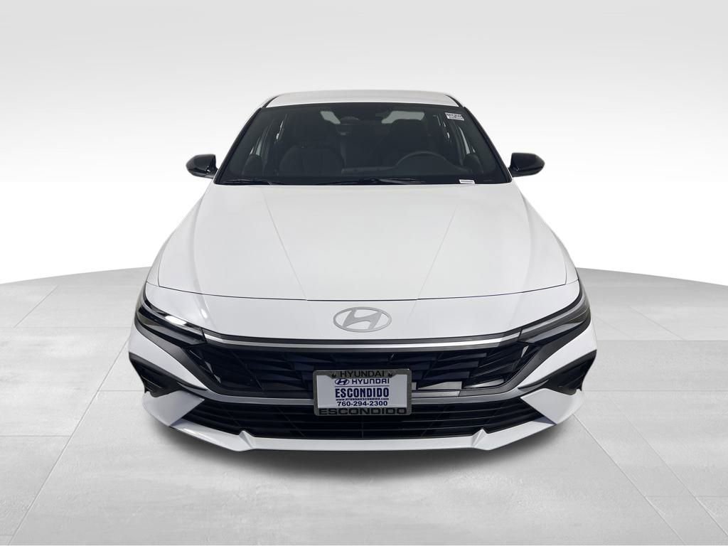 New 2025 Hyundai Elantra SEL image 8