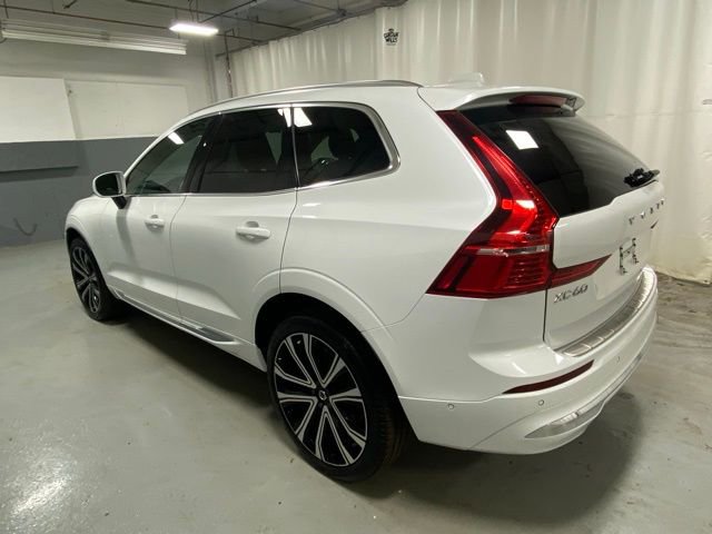 Used 2023 Volvo XC60 B6 Ultimate image 2