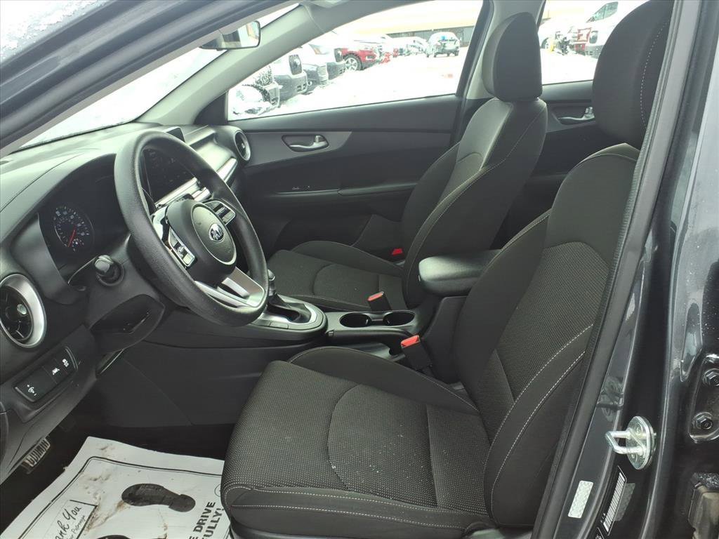 Used 2019 Kia Forte LXS image 9