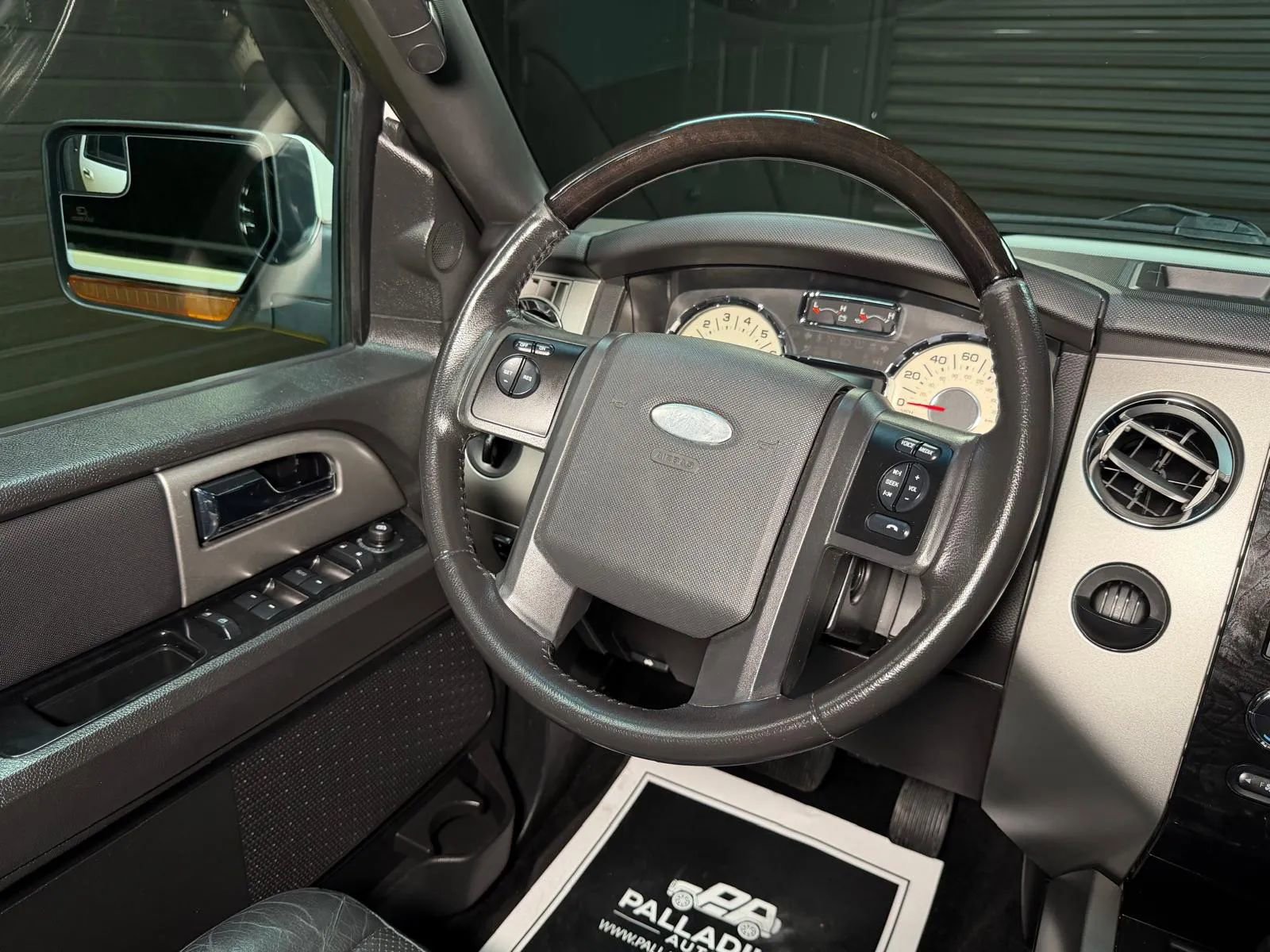 Used 2012 Ford Expedition EL Limited RWD image 27