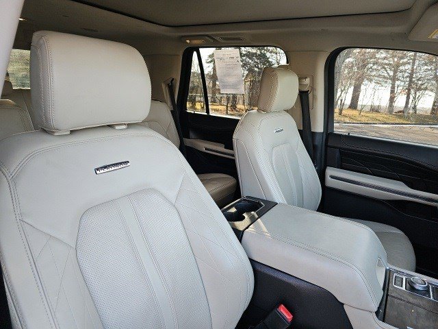 Used 2020 Ford Expedition Platinum image 12