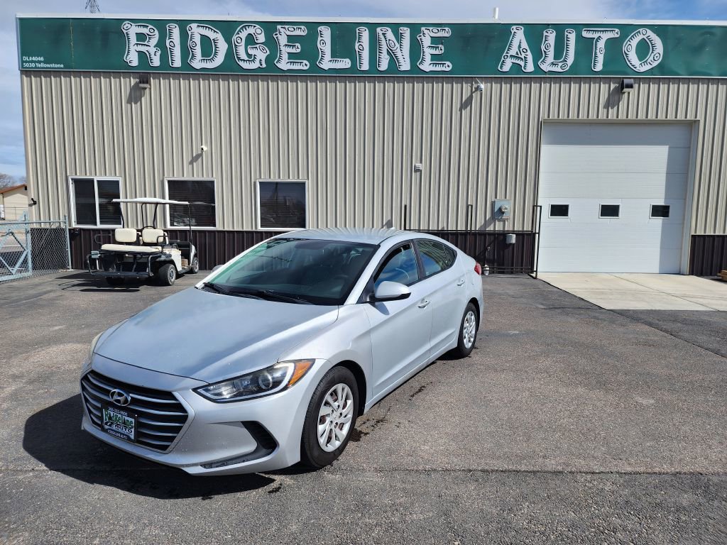Used 2017 Hyundai Elantra SE FWD image 1