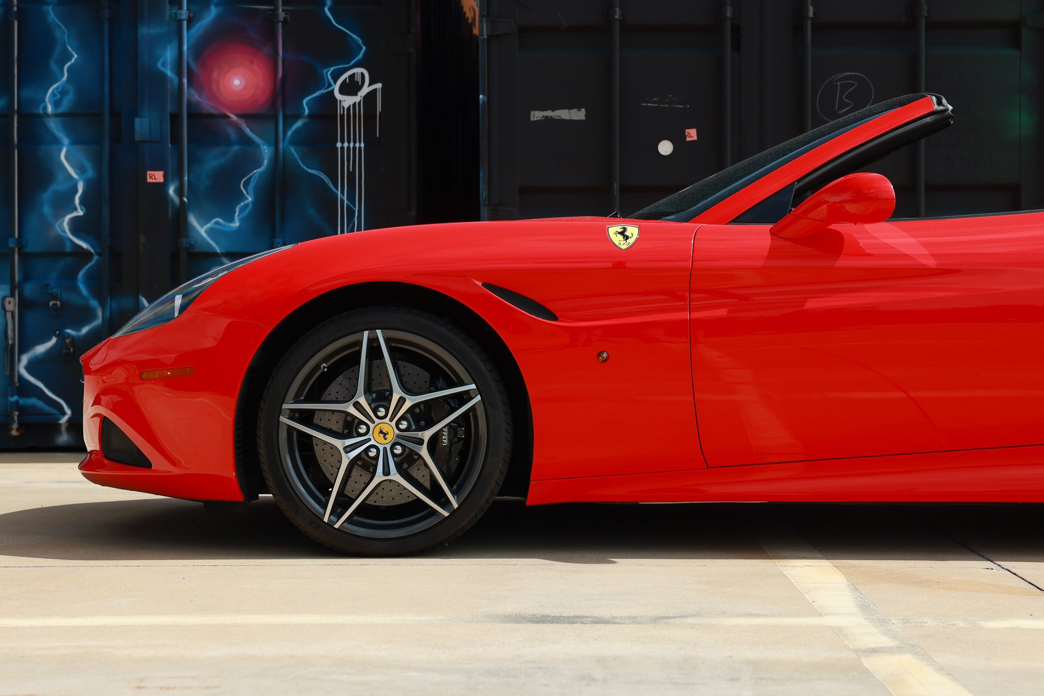 Used 2015 Ferrari California T RWD image 30