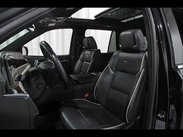 Certified 2022 Cadillac Escalade Premium Luxury AWD/4WD image 5
