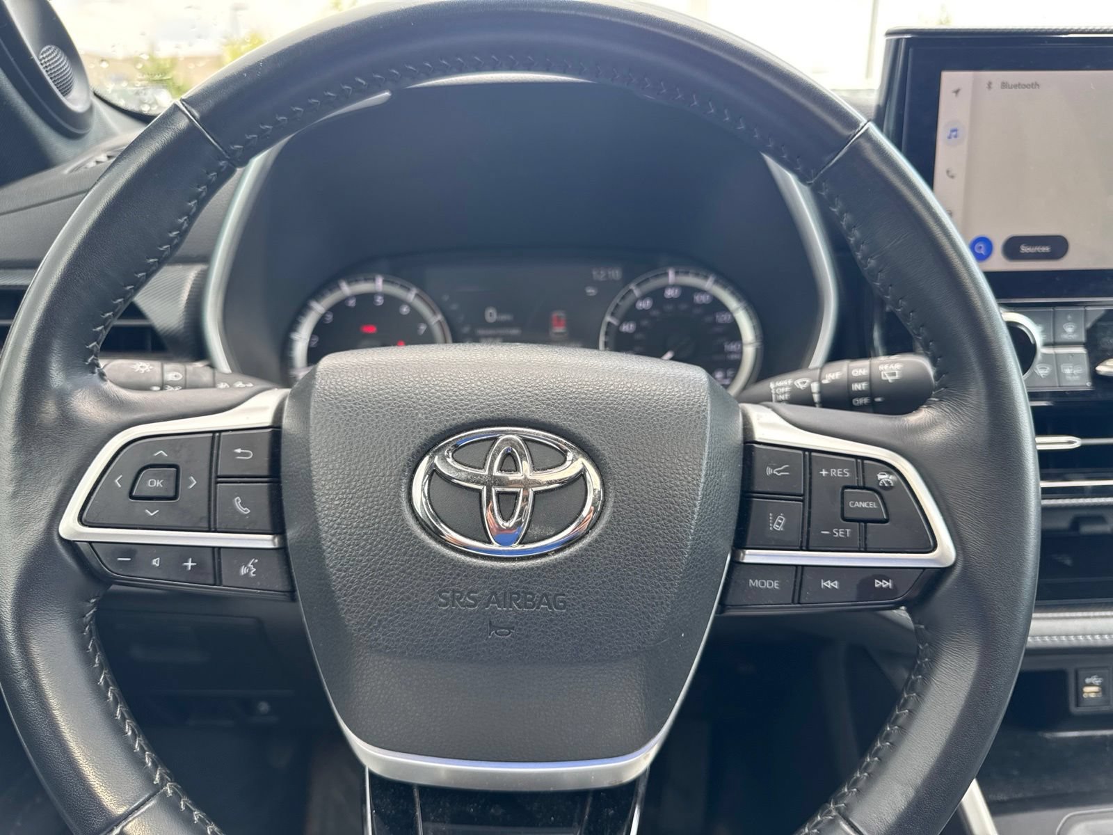 Used 2023 Toyota Highlander XSE AWD/4WD image 15