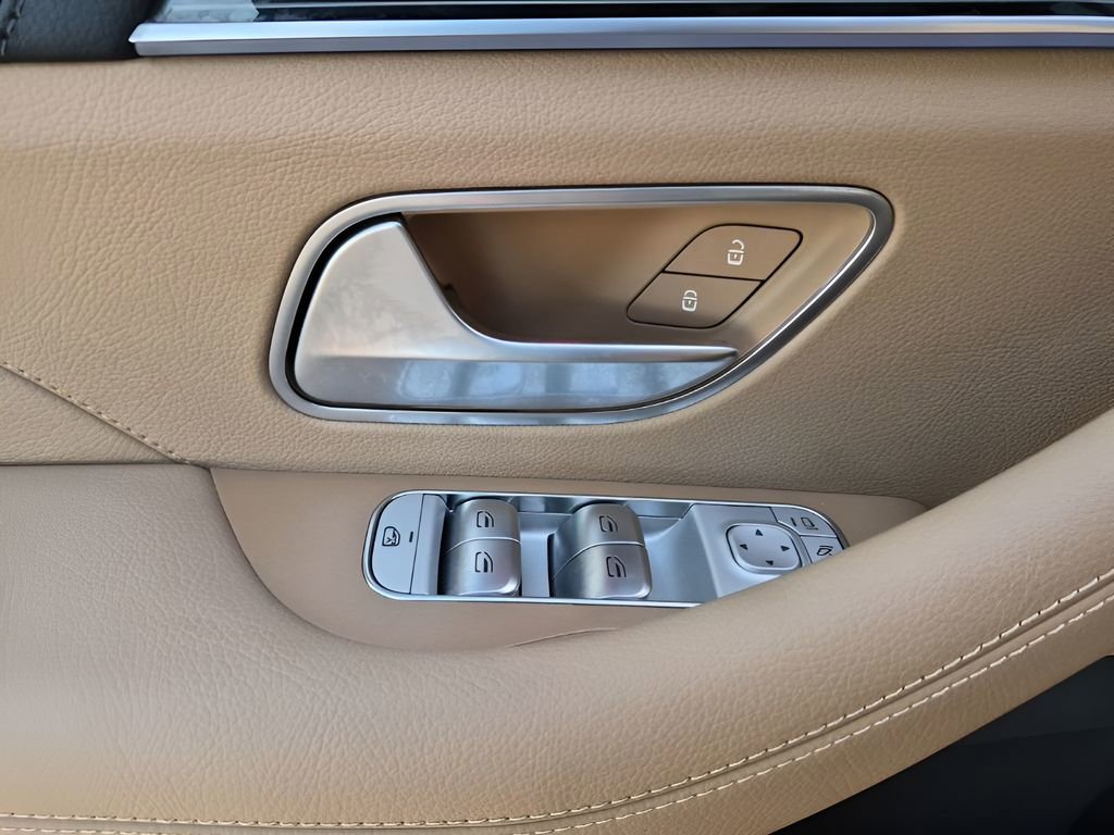 Used 2026 Mercedes-Benz GLS 580 4MATIC image 28