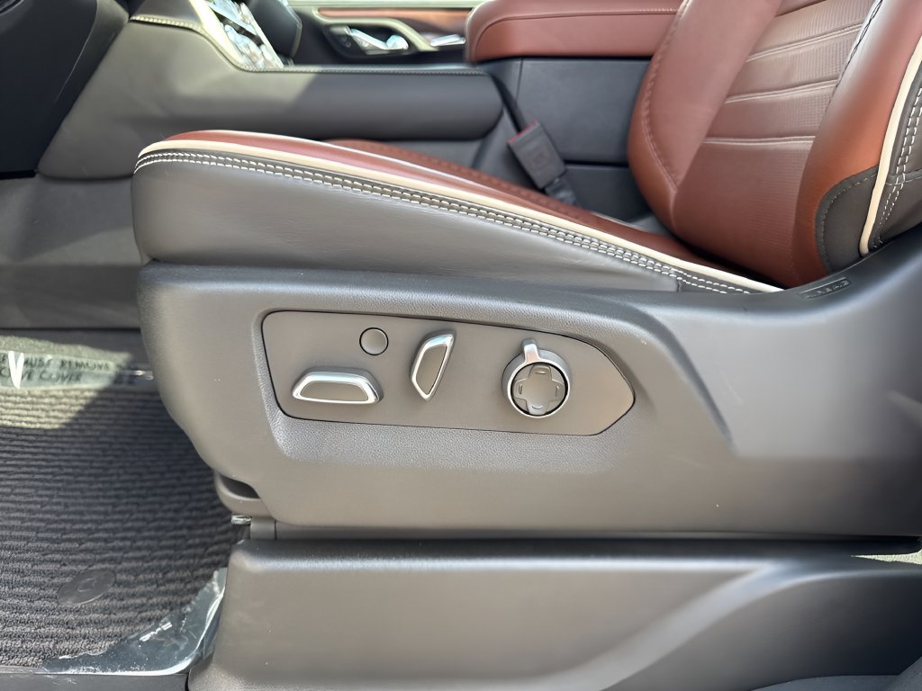 Used 2023 GMC Yukon Denali Ultimate AWD/4WD image 11