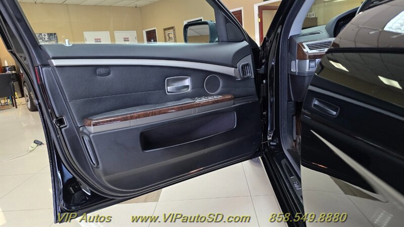 Used 2007 BMW 750Li RWD image 11