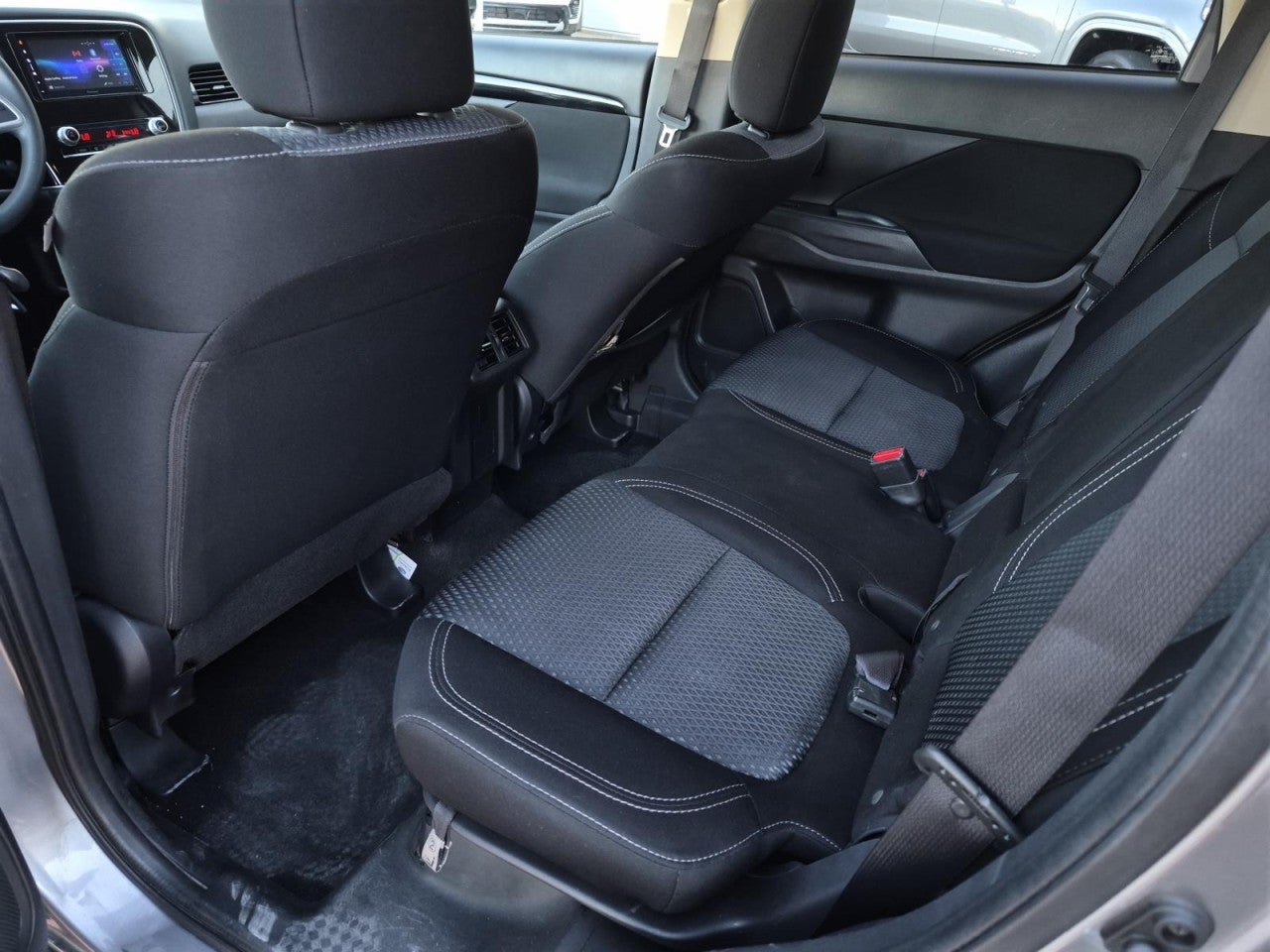 Used 2020 Mitsubishi Outlander SEL AWD/4WD image 12