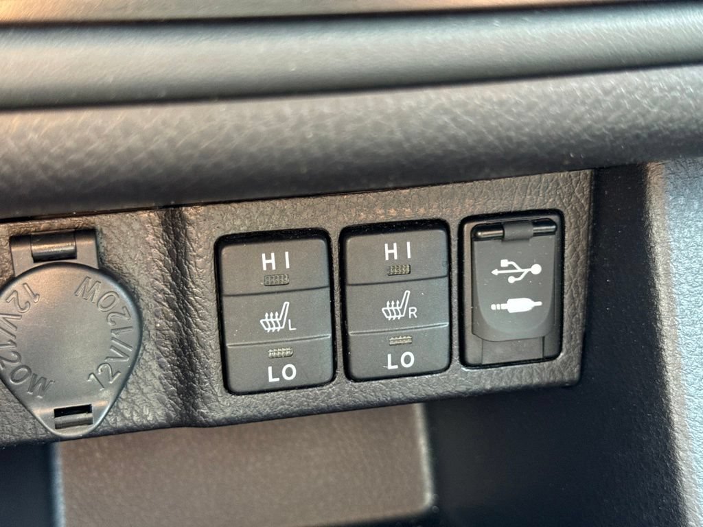 Used 2017 Toyota Corolla XLE w/ Carpet Mat Package (TMS) FWD image 13