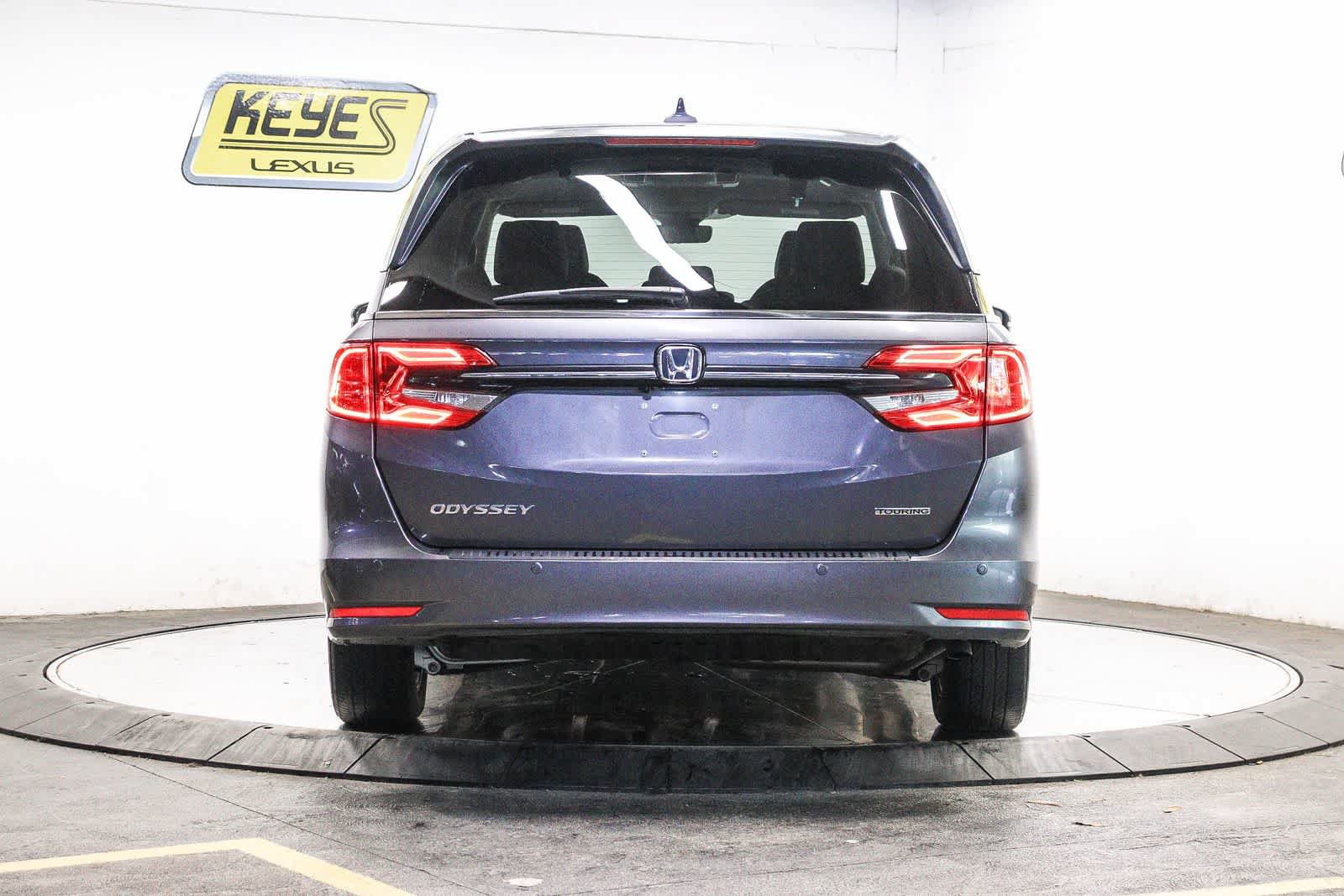 Used 2024 Honda Odyssey Touring image 3