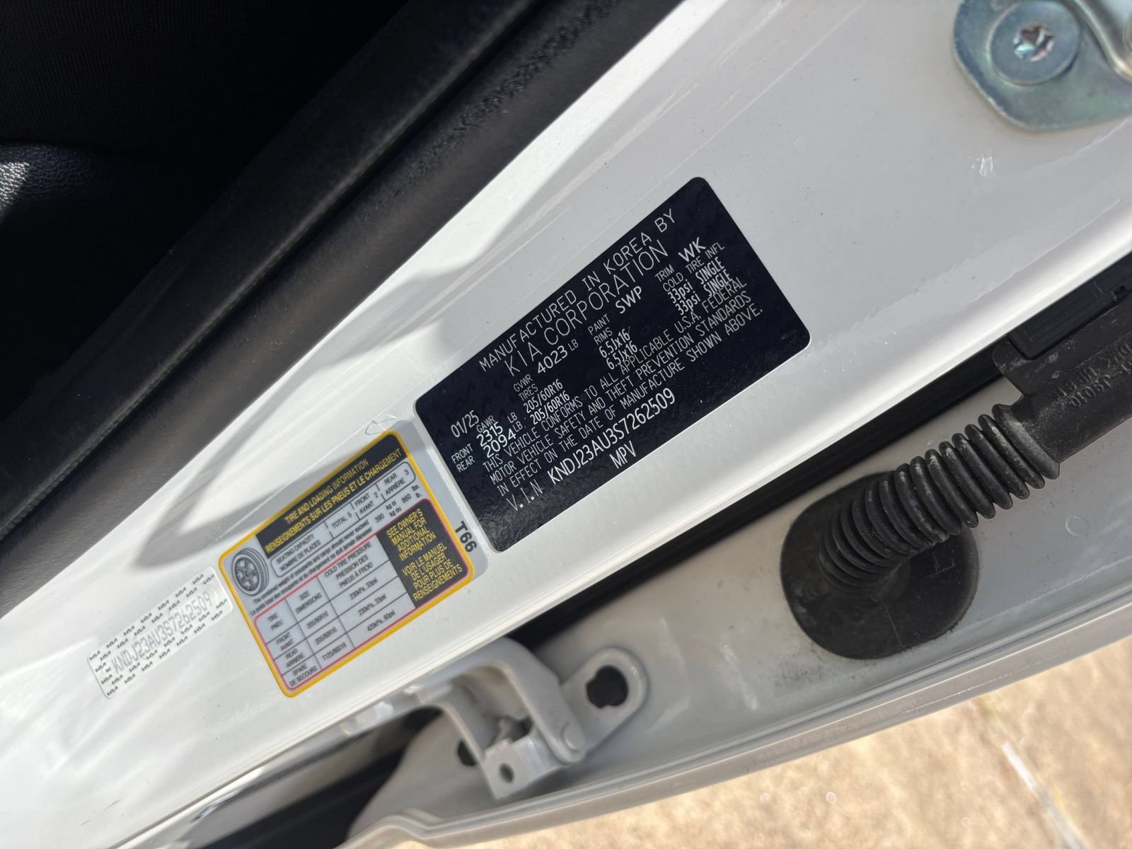 Used 2025 Kia Soul LX w/ LX Technology Package FWD image 27