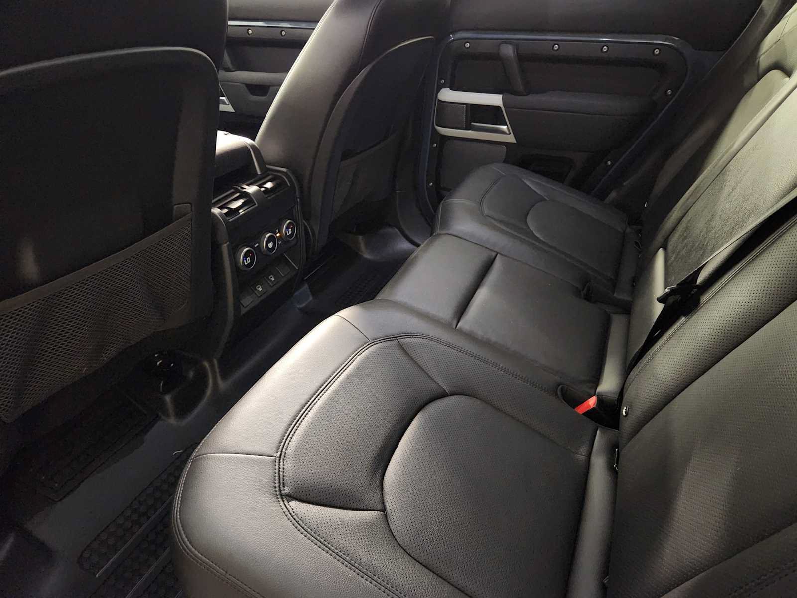 Used 2023 Land Rover Defender 110 S AWD/4WD image 29