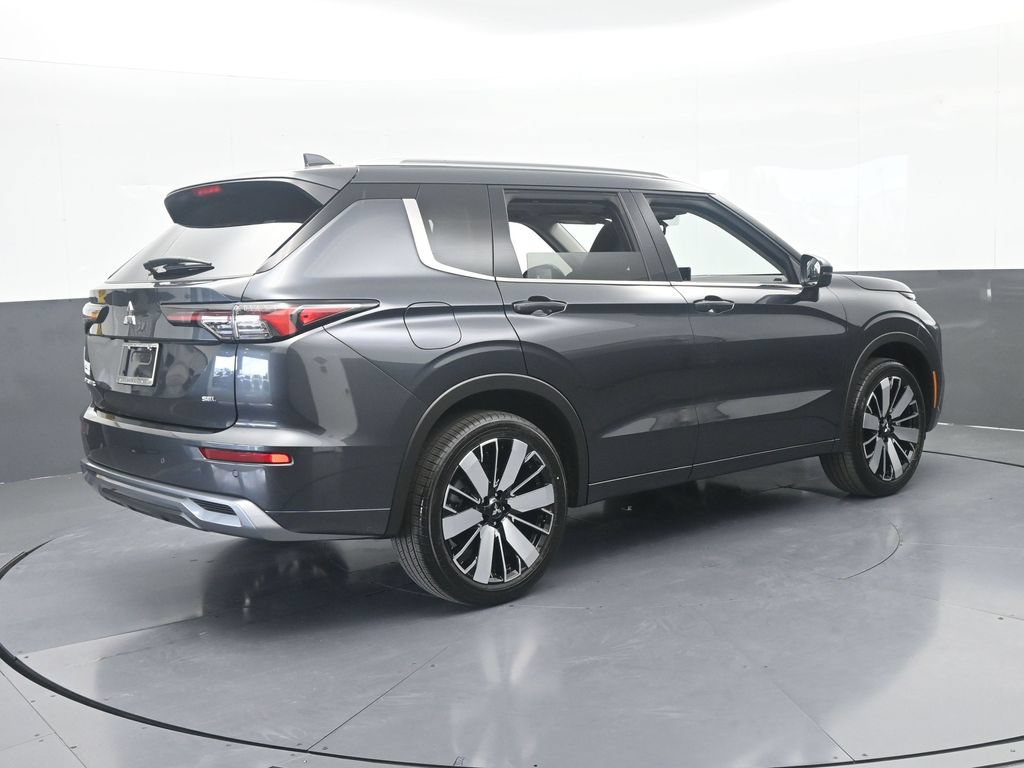 New 2026 Mitsubishi Outlander SEL FWD image 6
