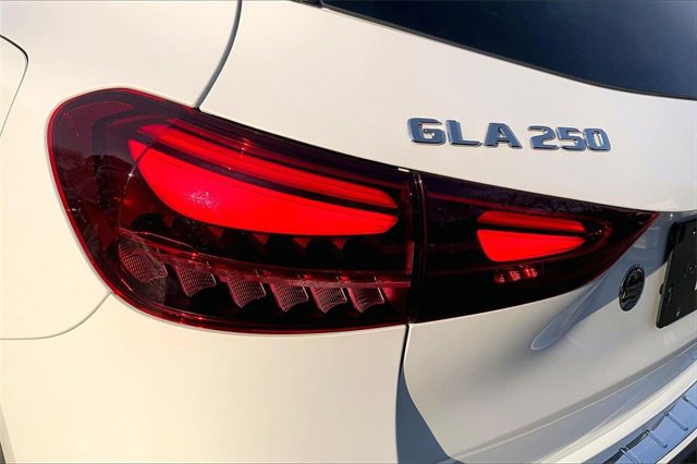 Used 2025 Mercedes-Benz GLA 250 4MATIC image 24