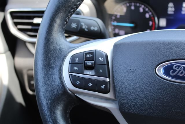 Used 2023 Ford Explorer XLT w/ Equipment Group 202A AWD/4WD image 18