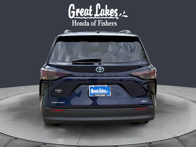 Used 2025 Toyota Sienna XLE AWD/4WD image 4