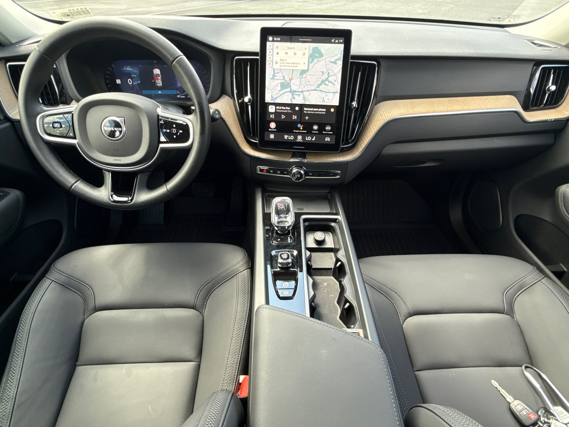 Used 2026 Volvo XC60 B5 Plus w/ Climate Package PRO AWD/4WD image 19