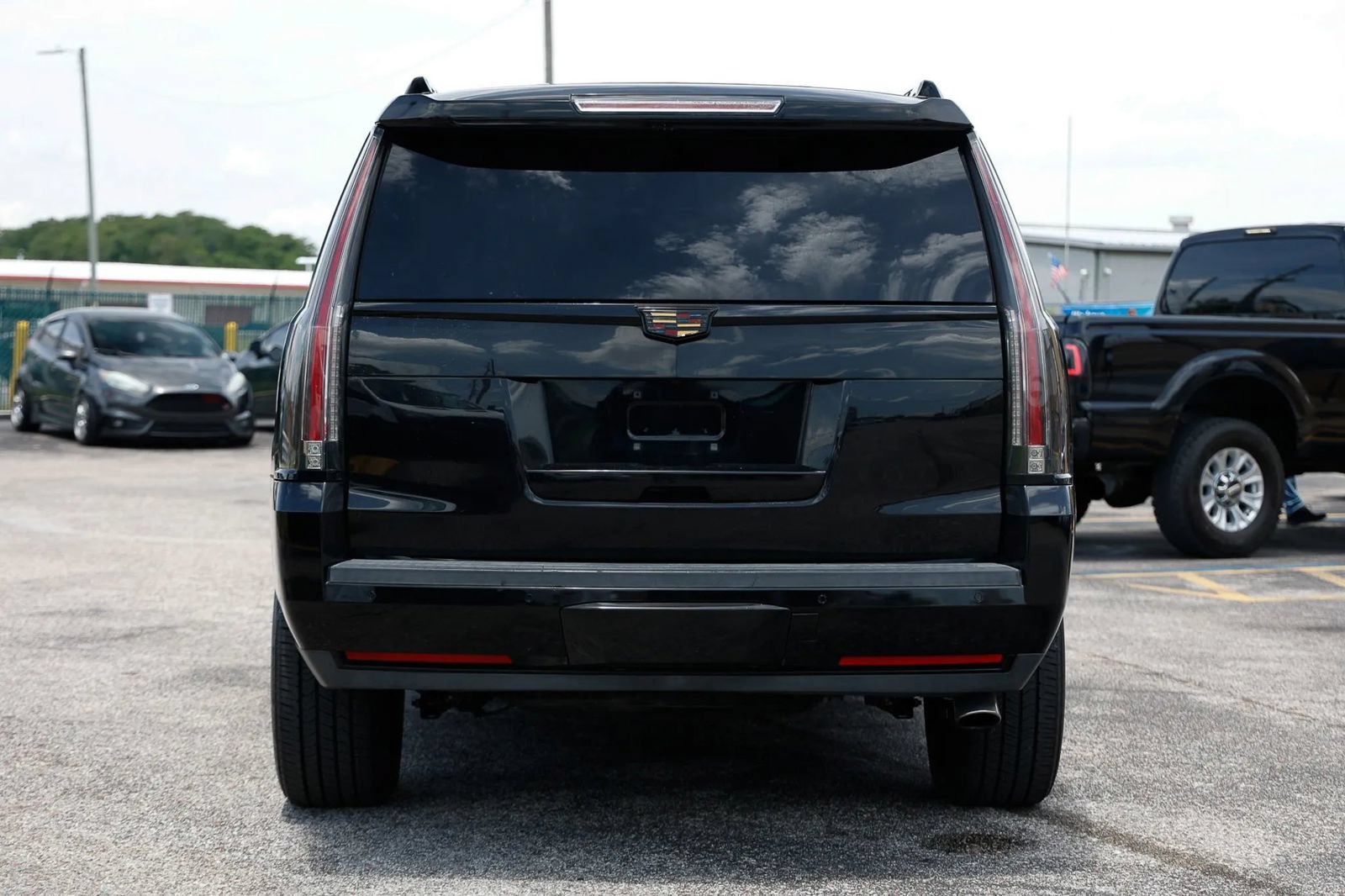 Used 2016 Cadillac Escalade 2WD image 5