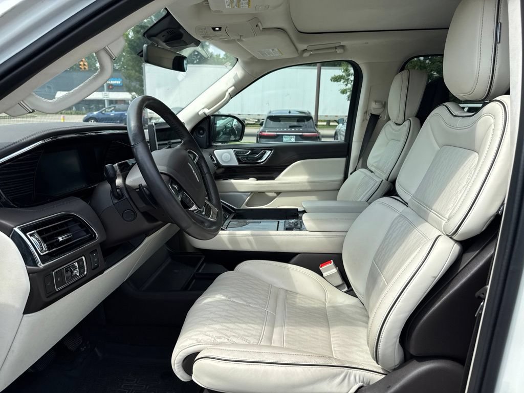 Used 2023 Lincoln Navigator Black Label AWD/4WD image 9
