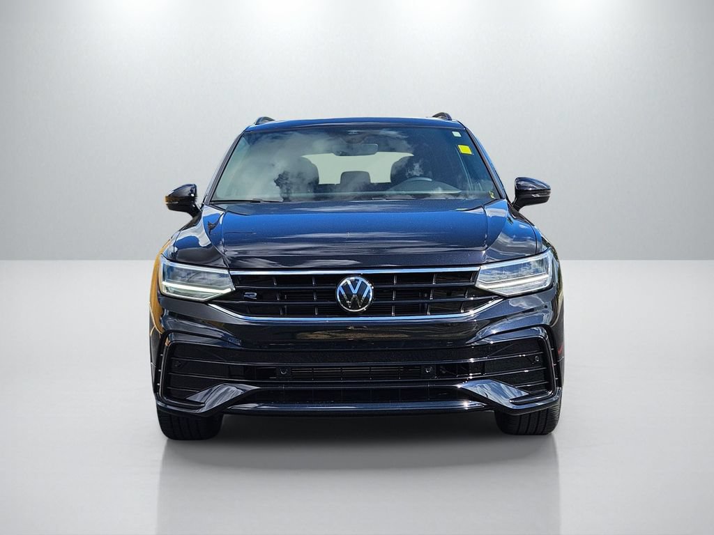 Used 2024 Volkswagen Tiguan SE R-Line w/ MDO Package, Three-Row FWD image 2