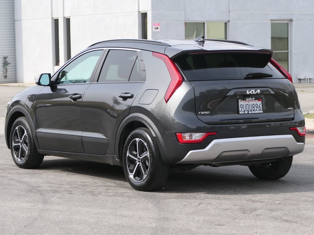 Used 2025 Kia Niro EX image 5