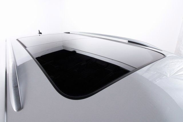 Used 2018 Volkswagen Tiguan SEL Premium image 34