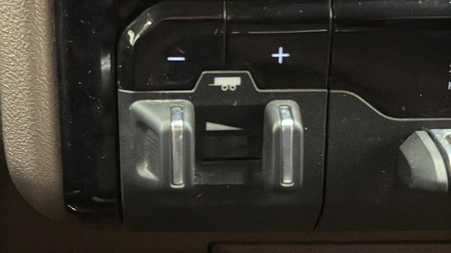 Used 2022 RAM 3500 Laramie AWD/4WD image 32