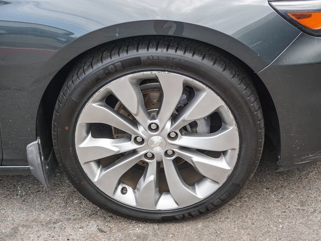 Used 2018 Chevrolet Malibu Premier w/ Premier Sun and Wheel Package FWD image 9