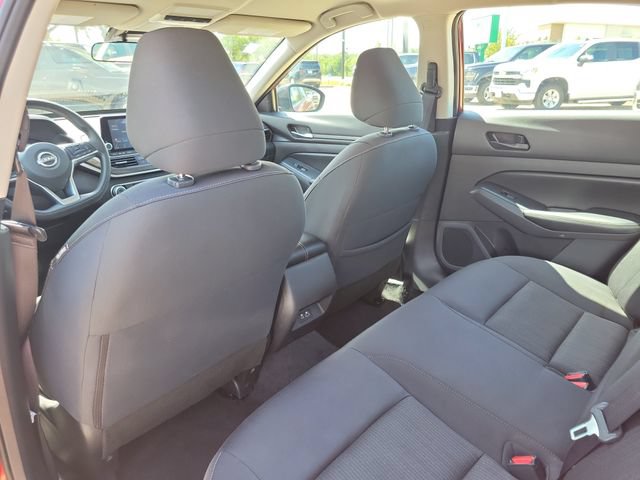 Used 2025 Nissan Altima 2.5 SV FWD image 9