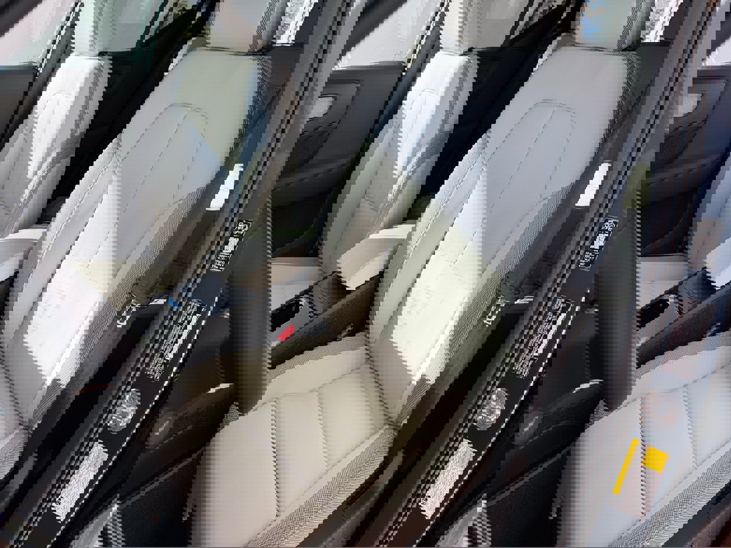 New 2026 Volvo EX40 Plus w/ Climate Package image 15