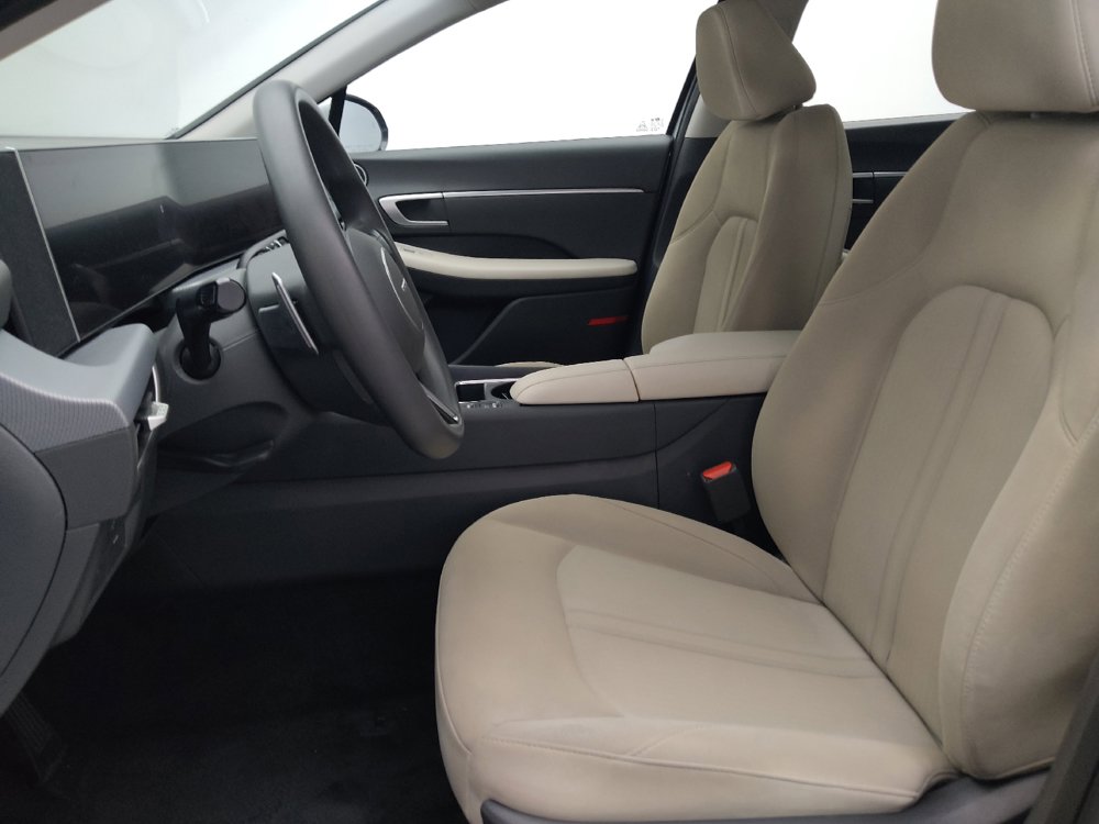 Used 2025 Hyundai Sonata SEL FWD image 17