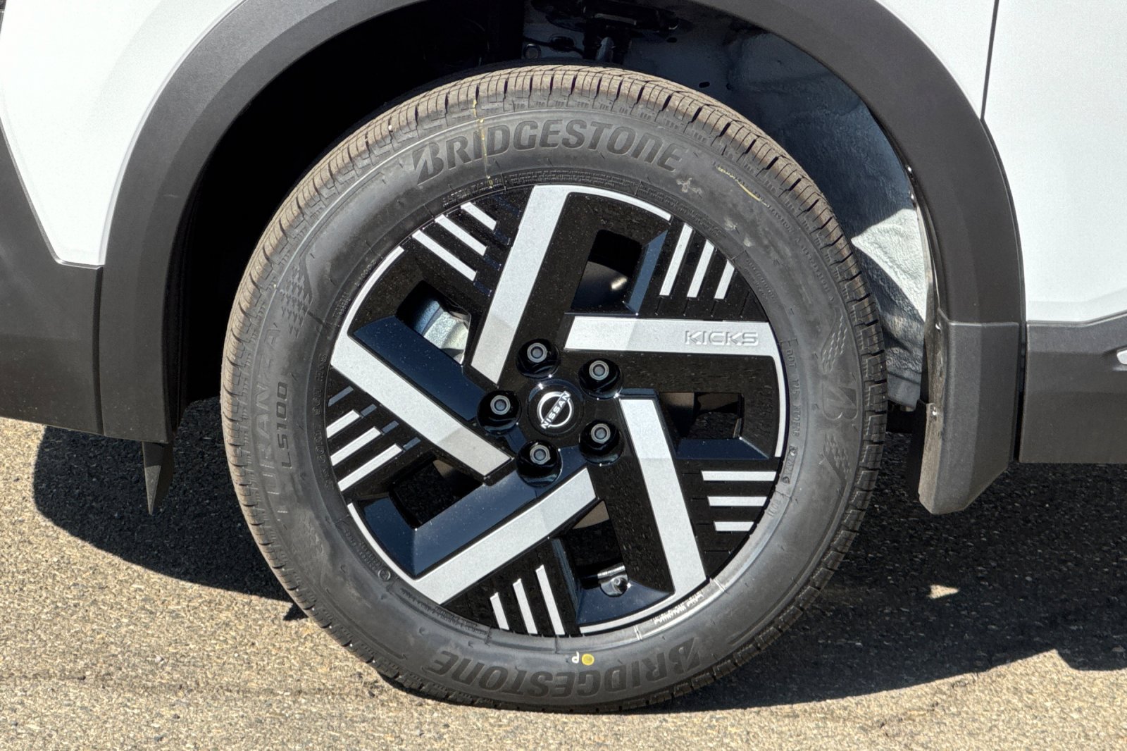 New 2027 Nissan Kicks SV FWD image 26