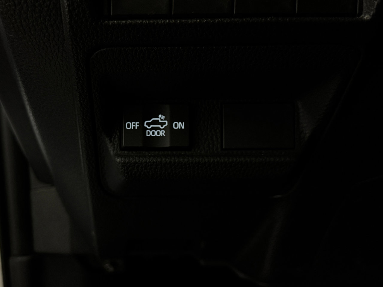 Used 2024 Toyota Tacoma SR image 10