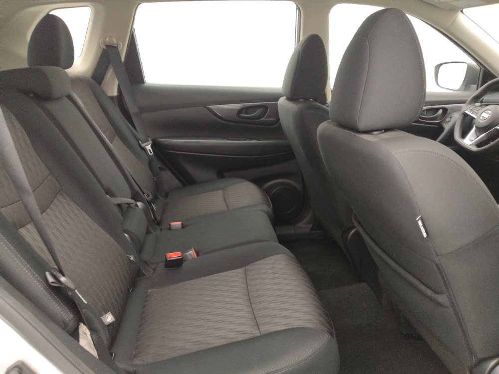 Used 2020 Nissan Rogue S FWD image 19